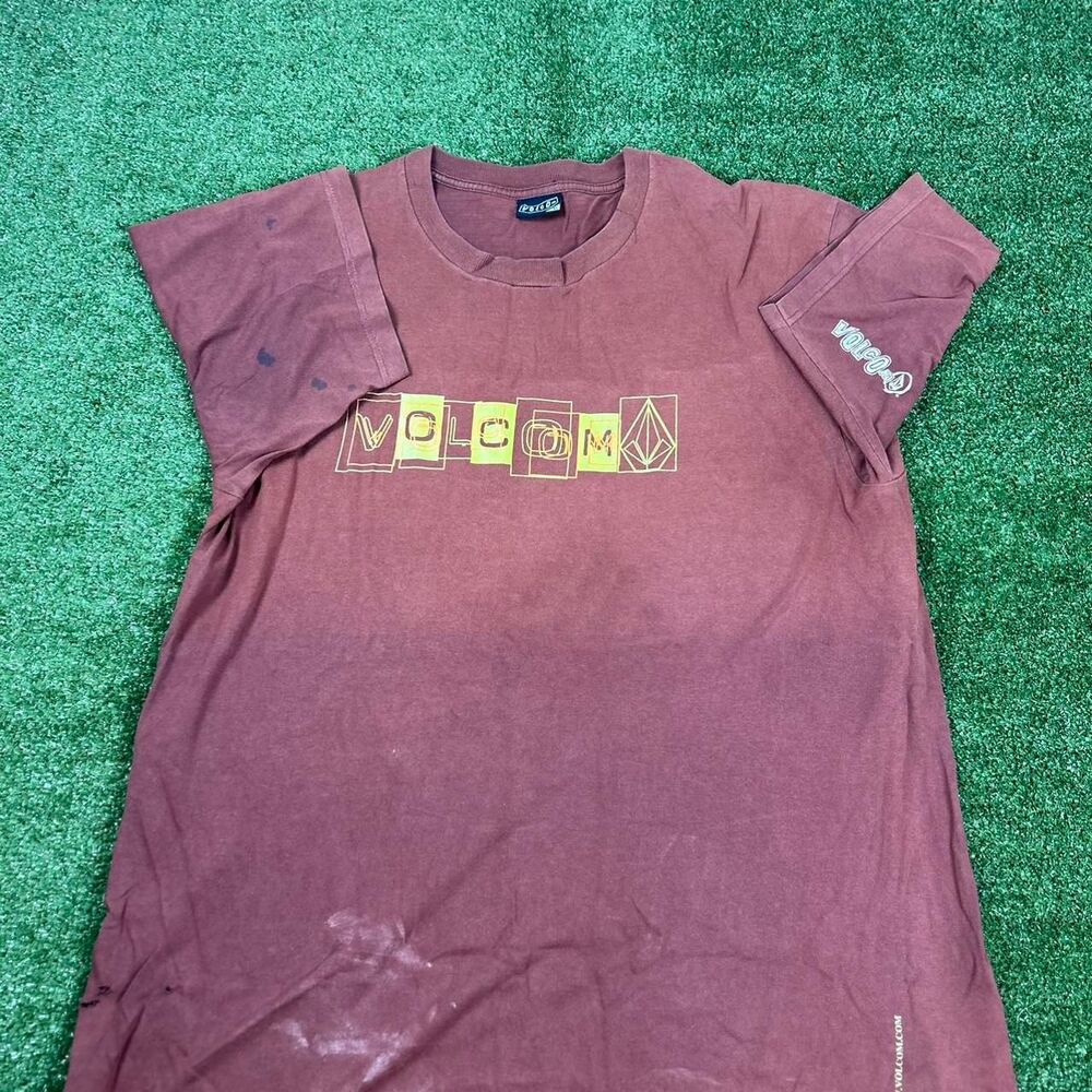Volcom Men's Burgundy and Brown T-shirt